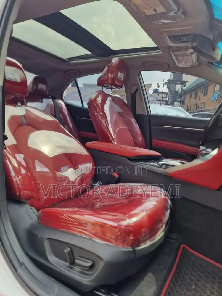 Toyota Camry 2019 White