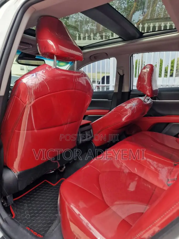 Toyota Camry 2019 White