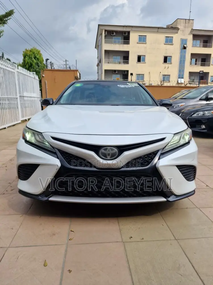 Toyota Camry 2019 White