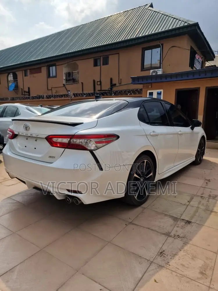 Toyota Camry 2019 White