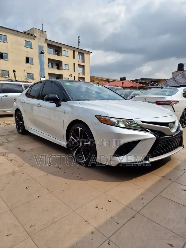 Toyota Camry 2019 White