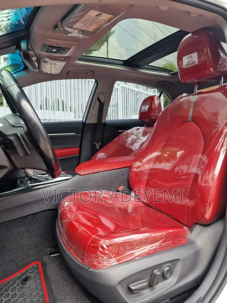 Toyota Camry 2019 White