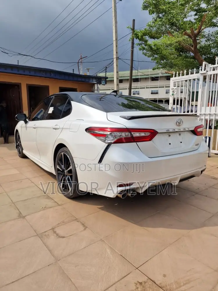 Toyota Camry 2019 White