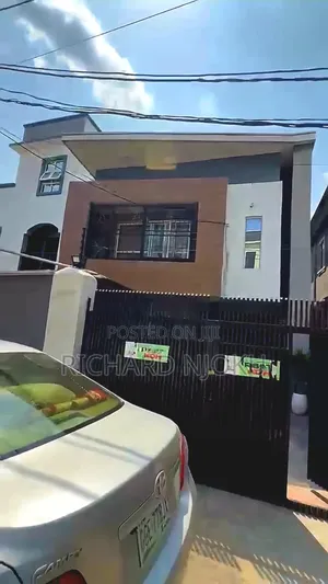 6bdrm Duplex in Pedro for sale
