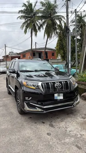 Toyota Land Cruiser Prado 2017 Black