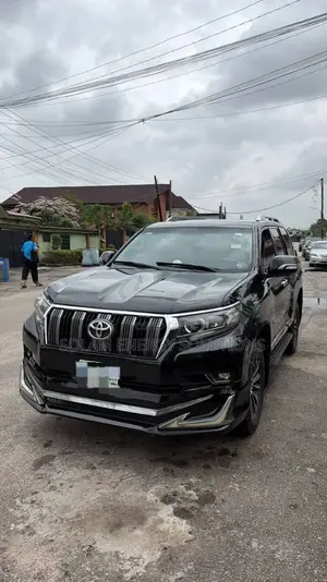 Toyota Land Cruiser Prado 2017 Black