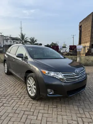 Toyota Venza LE 2010 Gray