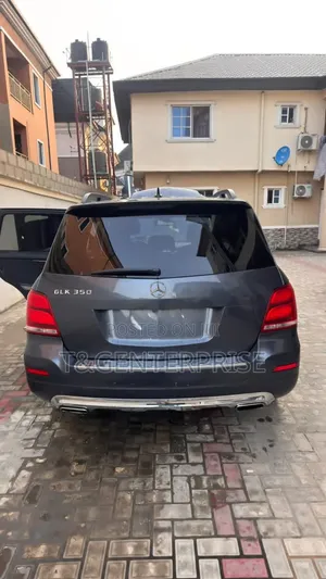 Mercedes-Benz GLK-Class Base GLK 350 4dr AWD 4MATIC (3.5L 6cyl 7A) 2015