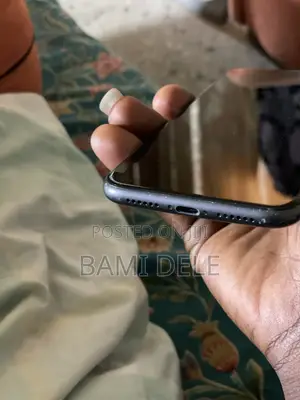 Apple iPhone 11 64 GB Black