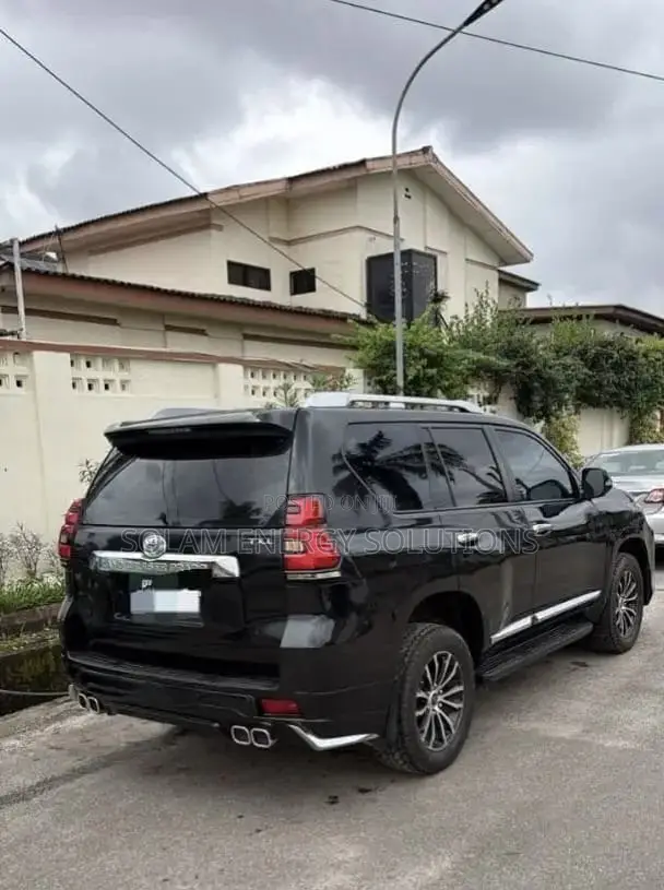Toyota Land Cruiser Prado 2017 Black