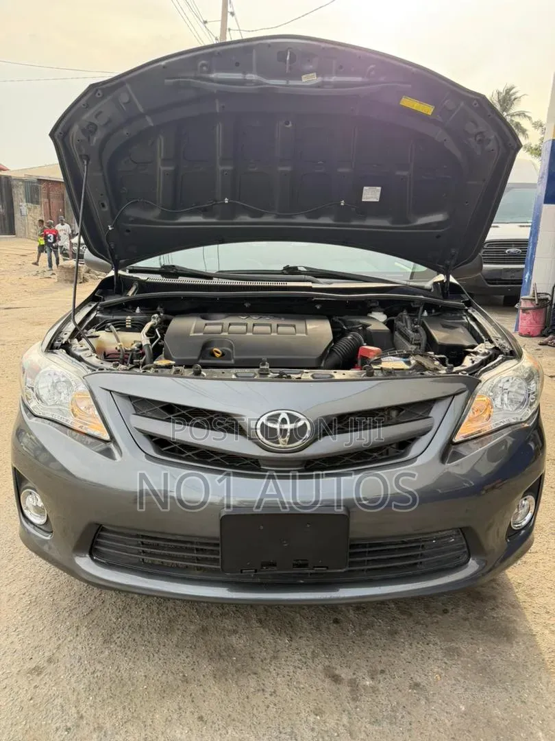 Toyota Corolla 2013 Gray