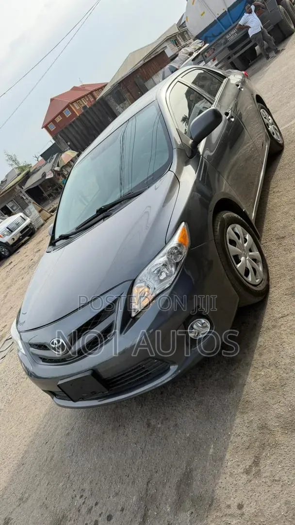 Toyota Corolla 2013 Gray