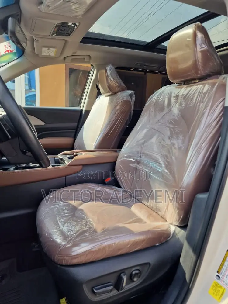 Toyota Highlander 2024 White