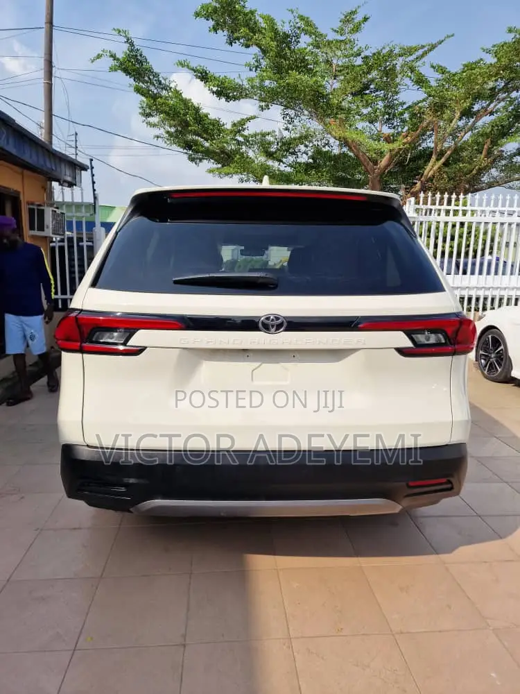 Toyota Highlander 2024 White