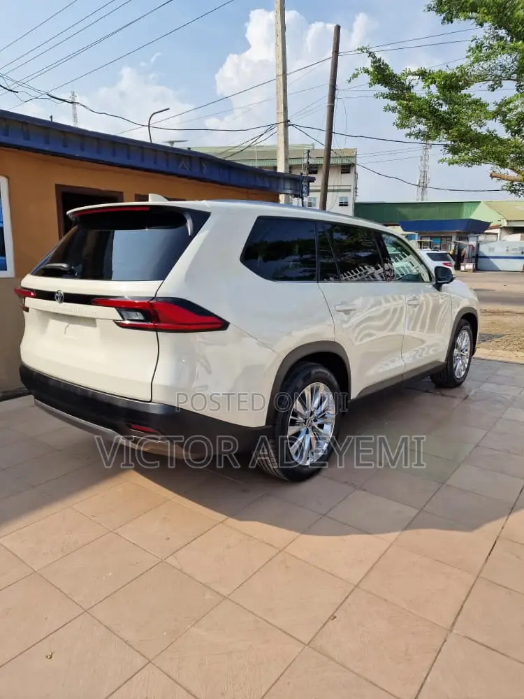 Toyota Highlander 2024 White