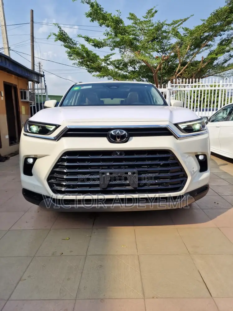 Toyota Highlander 2024 White