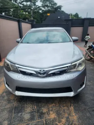 Toyota Camry LE 4dr Sedan (2.5L 4cyl 6A) 2012 Silver