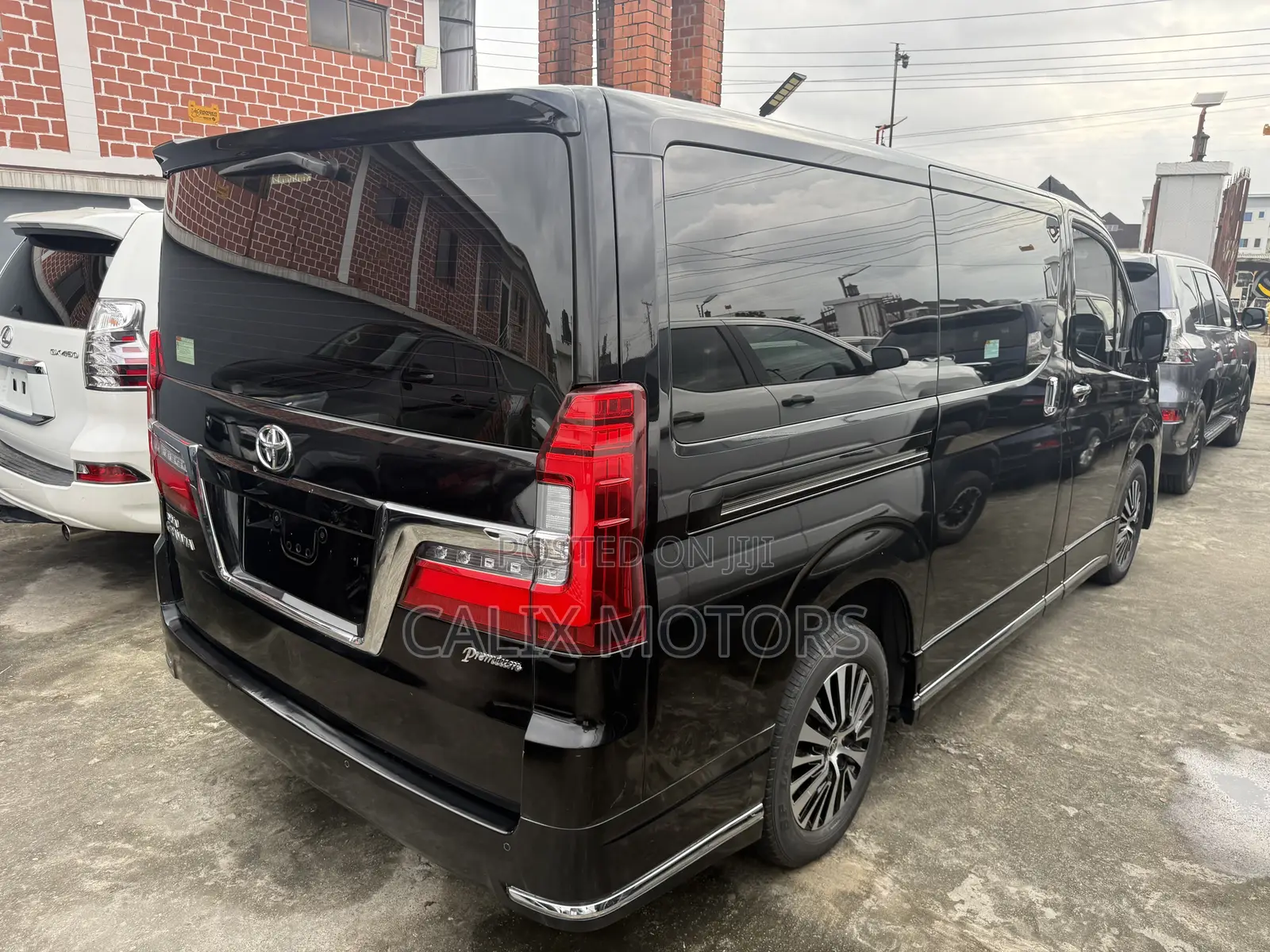 Toyota Granvia 2020 Black