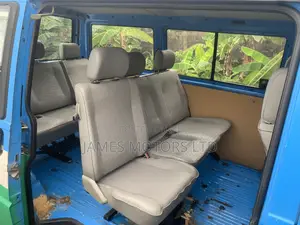 Volkswagen Transporter 2005 Blue