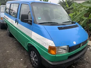 Volkswagen Transporter 2005 Blue