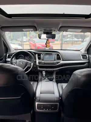 Toyota Highlander 2018 Brown