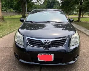 Toyota Avensis 2012 Black