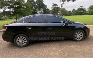 Toyota Avensis 2012 Black