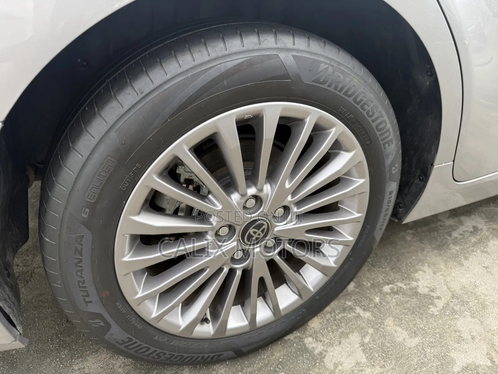 Toyota Camry 2024 Gray