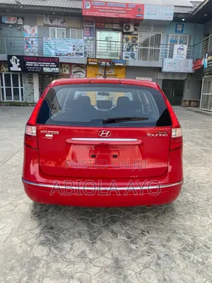 Hyundai Elantra 2009 Red