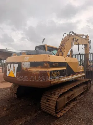 2014 Excavator B320