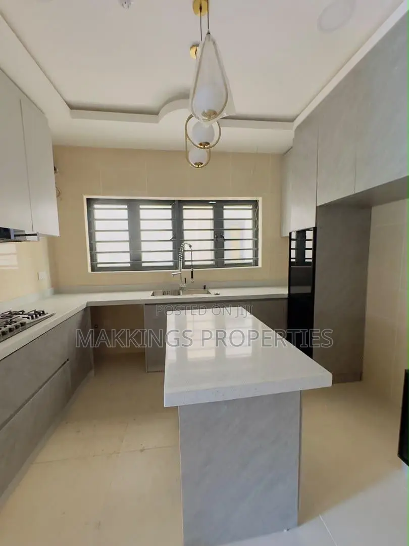 4bdrm Duplex in Bode Thomas for sale