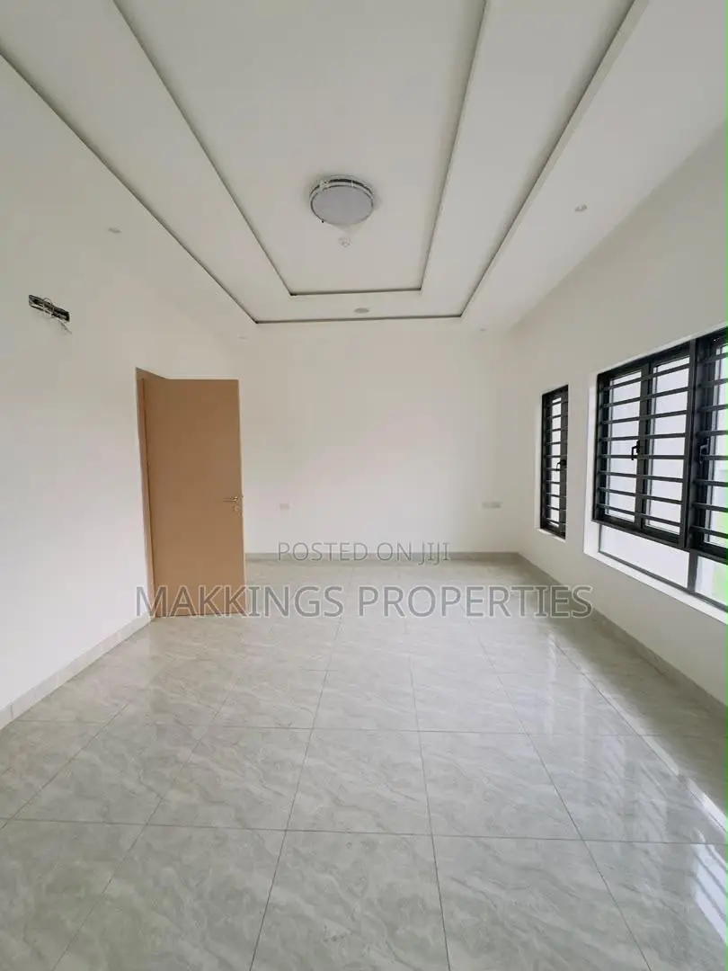 4bdrm Duplex in Bode Thomas for sale
