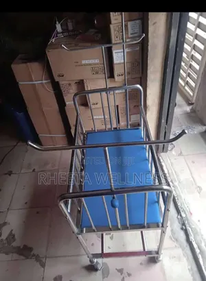 Stainless Steel Hospital Baby Cot