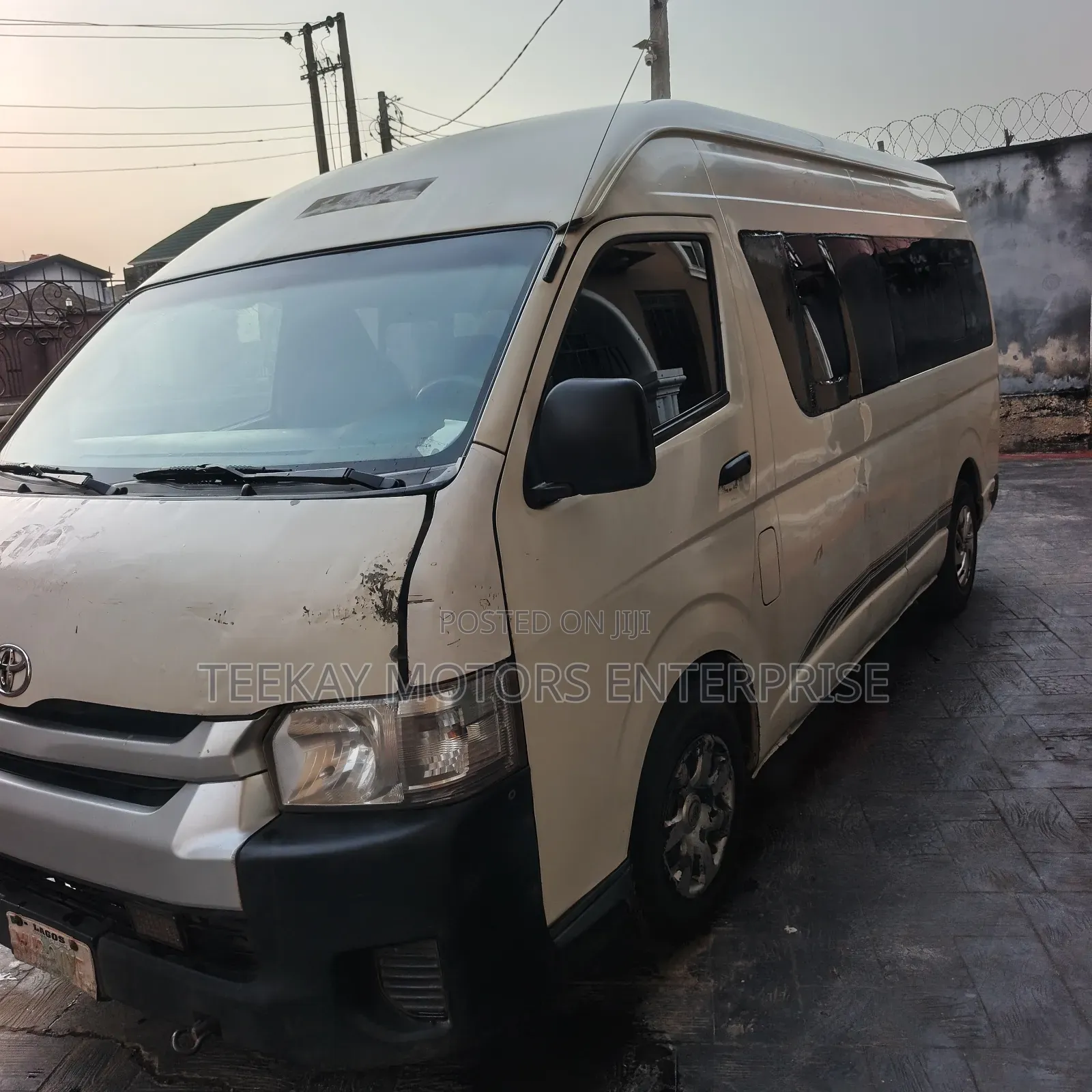 Toyota HiAce 2021 White