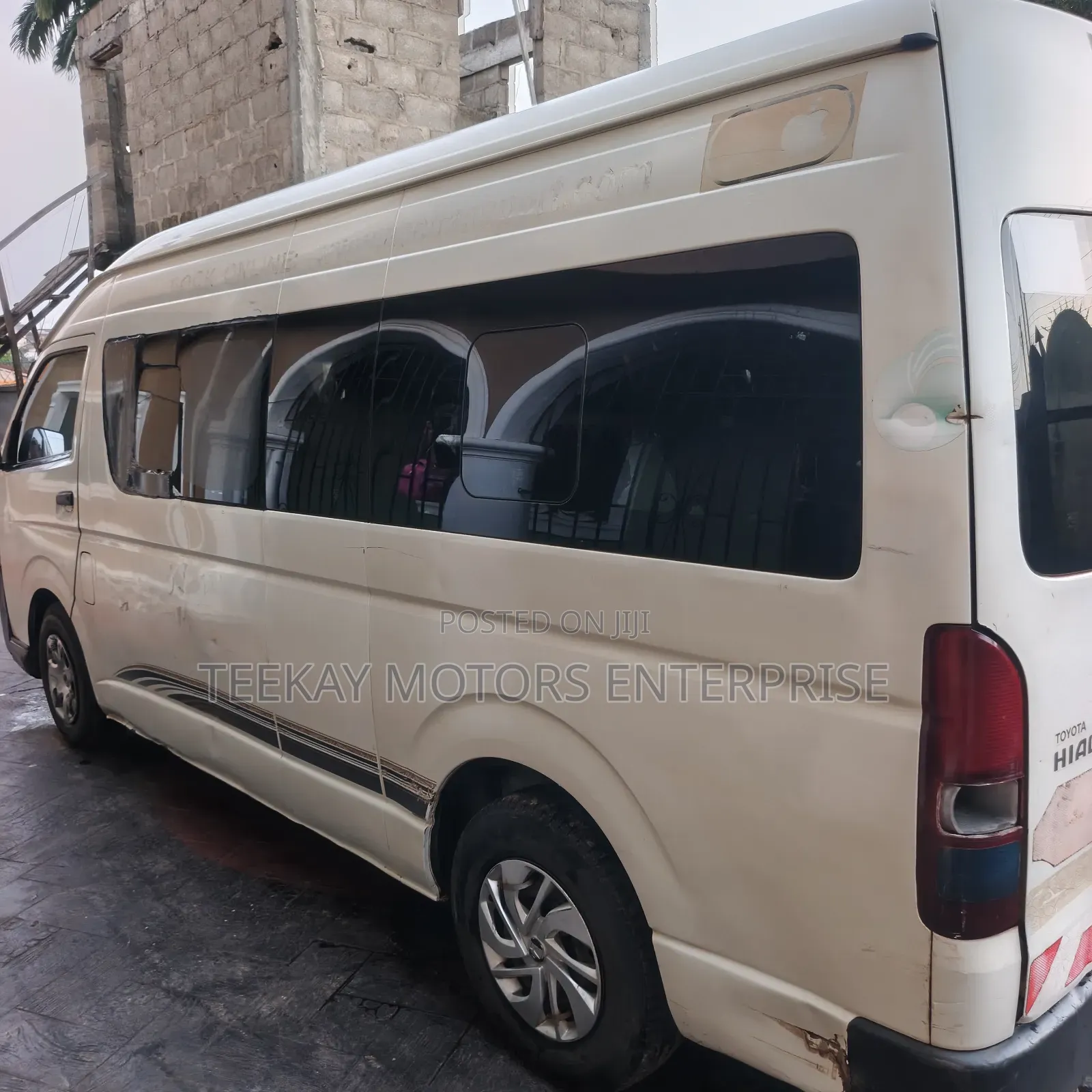 Toyota HiAce 2021 White