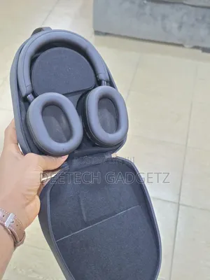 Sony XM5 Headset
