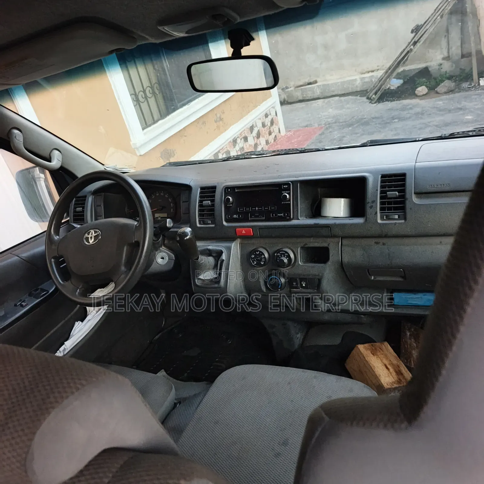 Toyota HiAce 2021 White