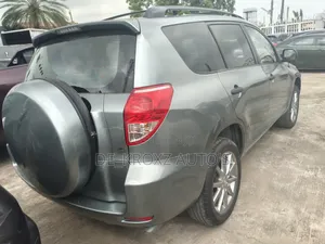 Toyota RAV4 2.4 2008 Green