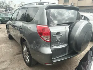 Toyota RAV4 2.4 2008 Green