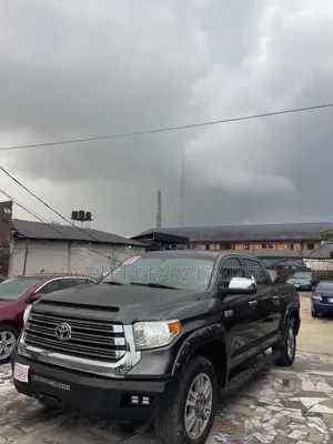 Toyota Tundra 2016 Black
