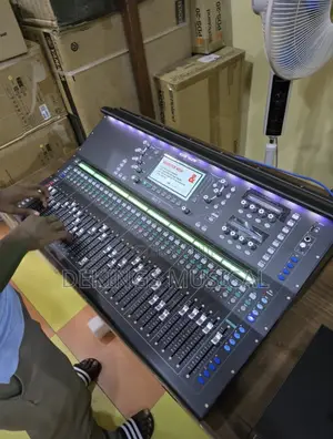 Allen & Heath Sq-7 Digital Mixer Console 48 Channel