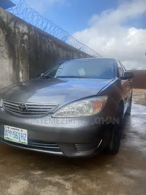 Toyota Camry SE 4dr Sedan (2.4L 4cyl 4A) 2004 Gray