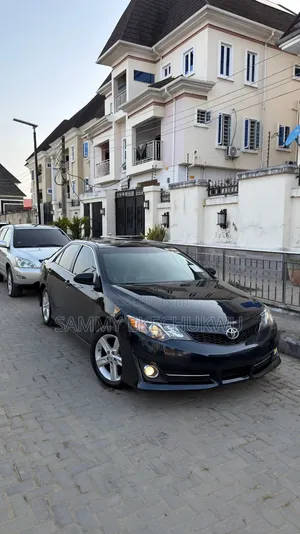 Toyota Camry SE 4dr Sedan (2.5L 4cyl 6A) 2014 Green