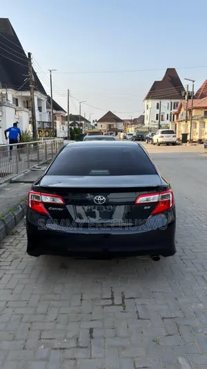 Toyota Camry SE 4dr Sedan (2.5L 4cyl 6A) 2014 Green