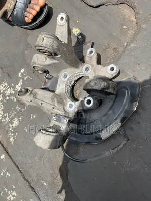 Set of Back Hub Spindle Ford Explorer 2011 2012 2013 Etc