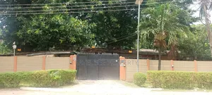 10bdrm Bungalow in Private Estate Ikeja for sale
