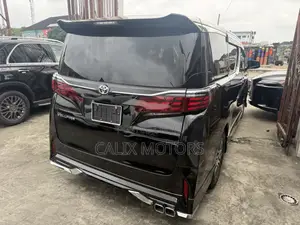Toyota Vellfire 2023 Black