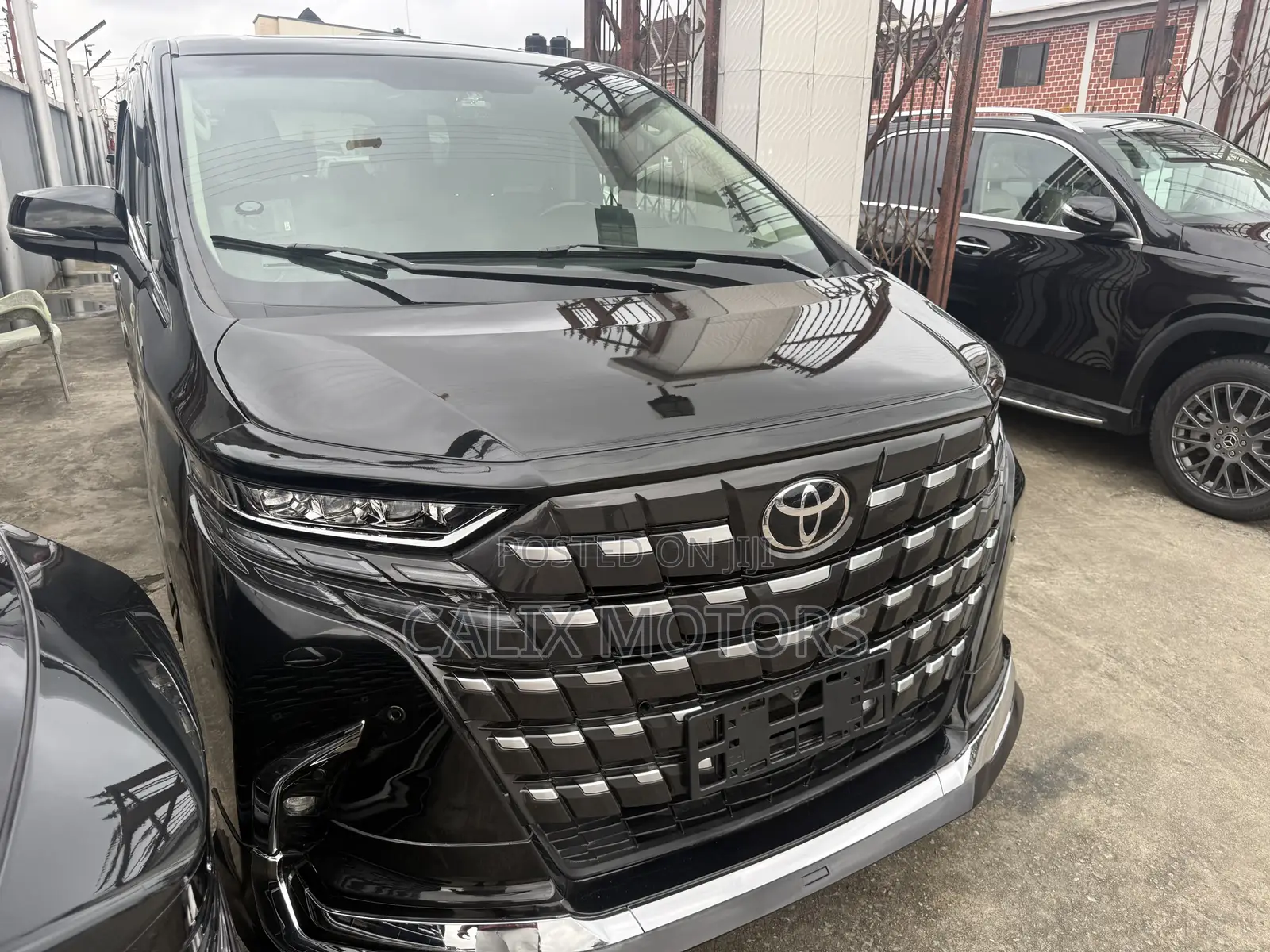 Toyota Vellfire 2023 Black