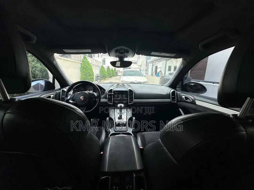 Porsche Cayenne GTS 2013 Black
