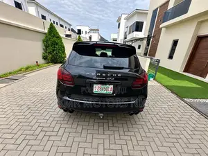 Porsche Cayenne GTS 2013 Black